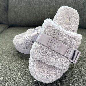 UGG Lilac Fur Lined Buckle Logo Open Toe Slip-On Platform Slippers